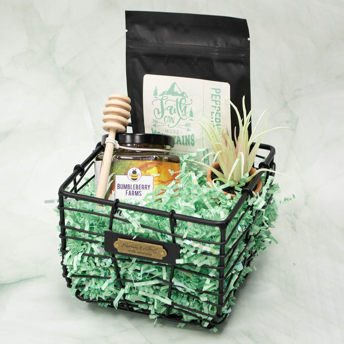 MagicWater Supply - 2 oz - Diamond Mint Green - Crinkle Cut Paper Shred Filler great for Gift Wrapping, Basket Filling, Birthdays, Weddings, Anniversaries