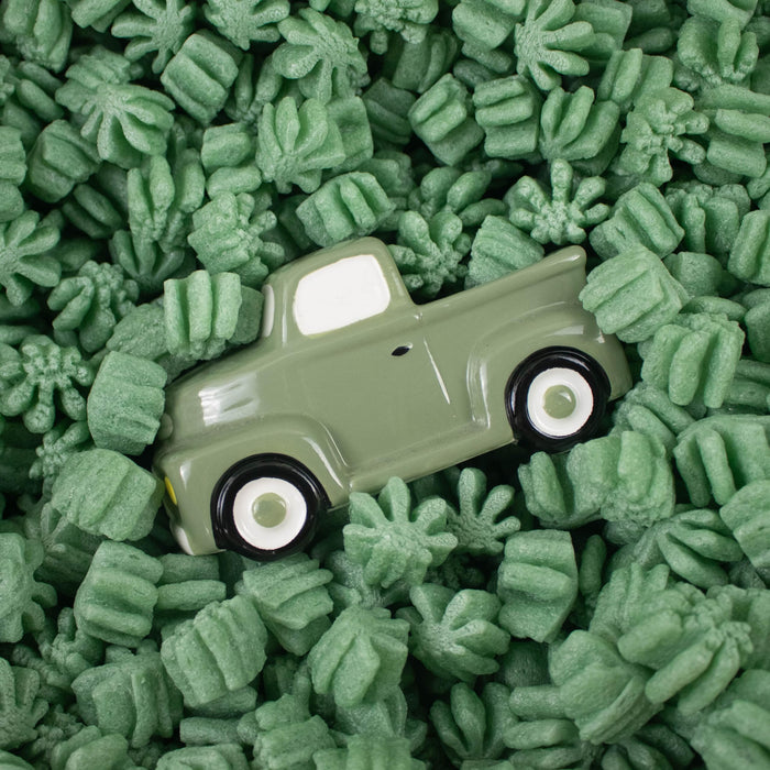 Magicwater Supply - 1 Cu Ft - Green Leaf Shaped Recycled Anti Static Packing Peanuts - Compostable & Biodegradable Cushion for Shipping - Dust-Free & Abrasion Resistant - Void Filler