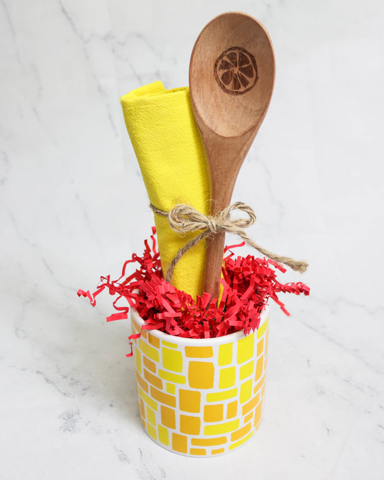 Crinkle Cut Paper Shred Filler (1/2 LB) for Gift Wrapping & Basket Filling - Red